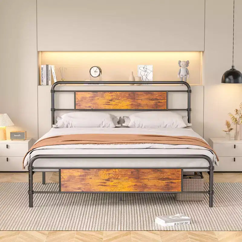 Telaio per letto a piattaforma in metallo Full/Queen con testiera in legno, doghe in acciaio resistente, nessun materasso a molle necessario, marrone