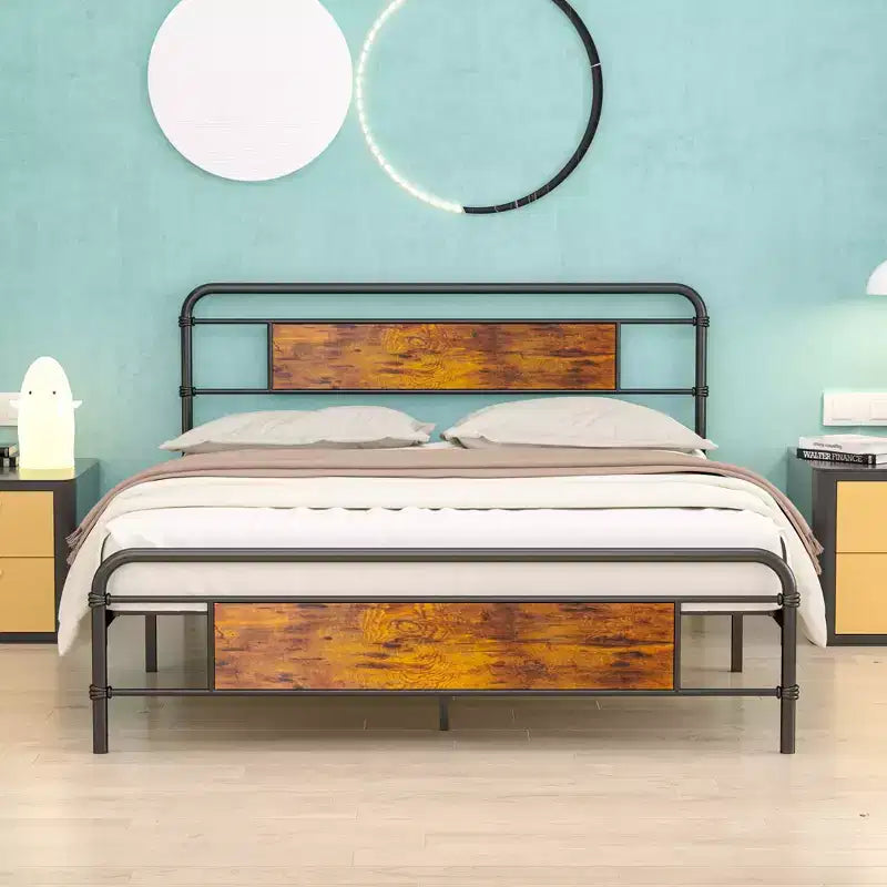 Telaio per letto a piattaforma in metallo Full/Queen con testiera in legno, doghe in acciaio resistente, nessun materasso a molle necessario, marrone