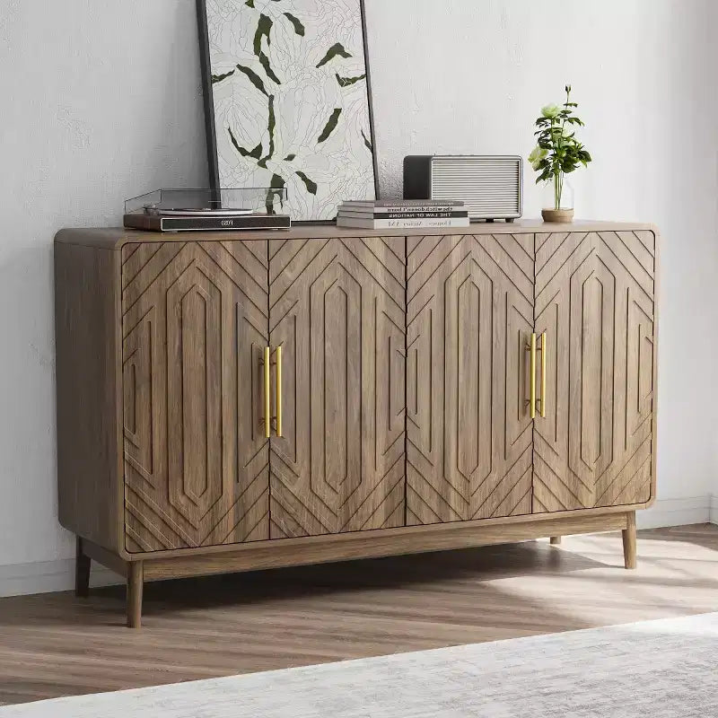 Madia-Credenza Moderna Mid-Century a 4 Ante, in Legno Ingegnerizzato con Motivo Geometrico Intagliato e Maniglie Dorate