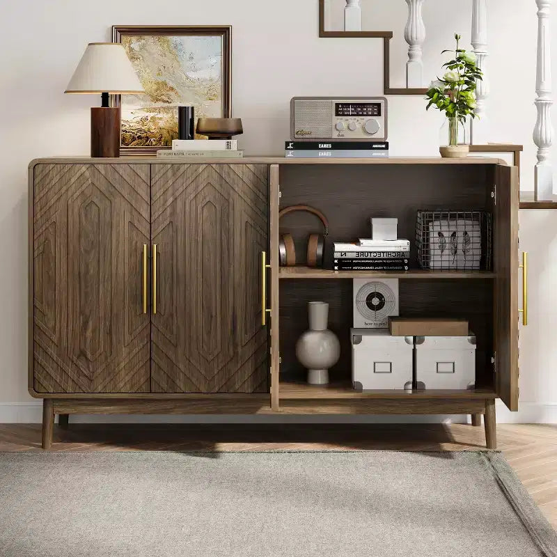 Madia-Credenza Moderna Mid-Century a 4 Ante, in Legno Ingegnerizzato con Motivo Geometrico Intagliato e Maniglie Dorate