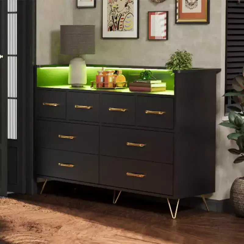 Comò con Presa di Corrente, Comò in Legno a 8 Cassetti per Camera da Letto, Cassettiera Moderna con Maniglie Dorate e Spazio di Archiviazione Aperto per Armadio, Ingresso