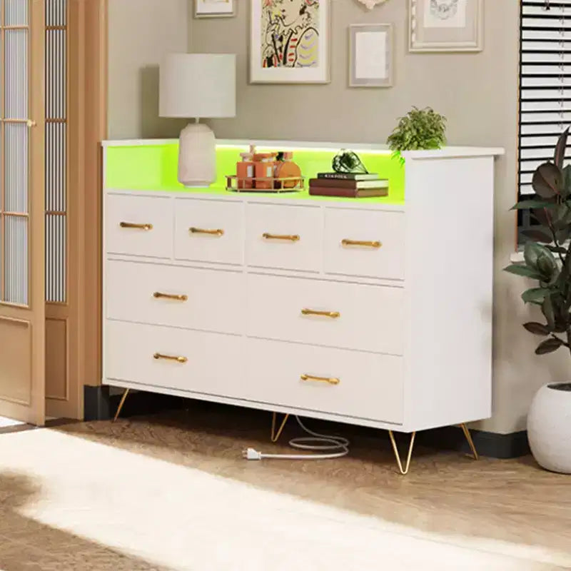 Comò con Presa di Corrente, Comò in Legno a 8 Cassetti per Camera da Letto, Cassettiera Moderna con Maniglie Dorate e Spazio di Archiviazione Aperto per Armadio, Ingresso