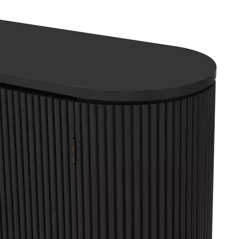 Credenza a 4 ante a strisce verticali da 160 cm con ripiani regolabili e maniglie in metallo per studio, ingresso o soggiorno